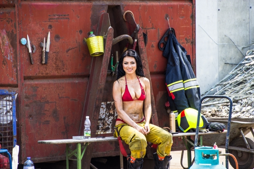 Chicas-fuego: cómo disparar a las chicas de fuego-calendario 2017 con bomberos sexys Chicas-fuego: cómo disparar a las chicas de fuego-calendario 2017 con bomberos sexys
