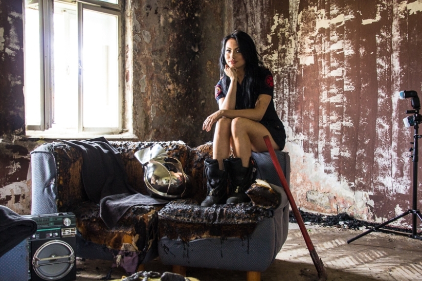 Chicas-fuego: cómo disparar a las chicas de fuego-calendario 2017 con bomberos sexys Chicas-fuego: cómo disparar a las chicas de fuego-calendario 2017 con bomberos sexys