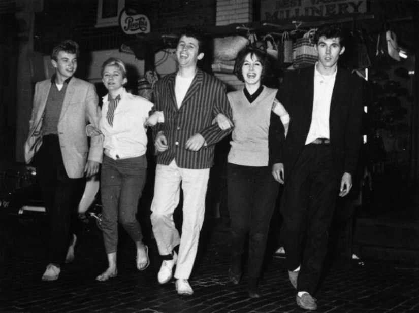 Chicos de peluche: hipsters y punks en una botella Chicos de peluche: hipsters y punks en una botella