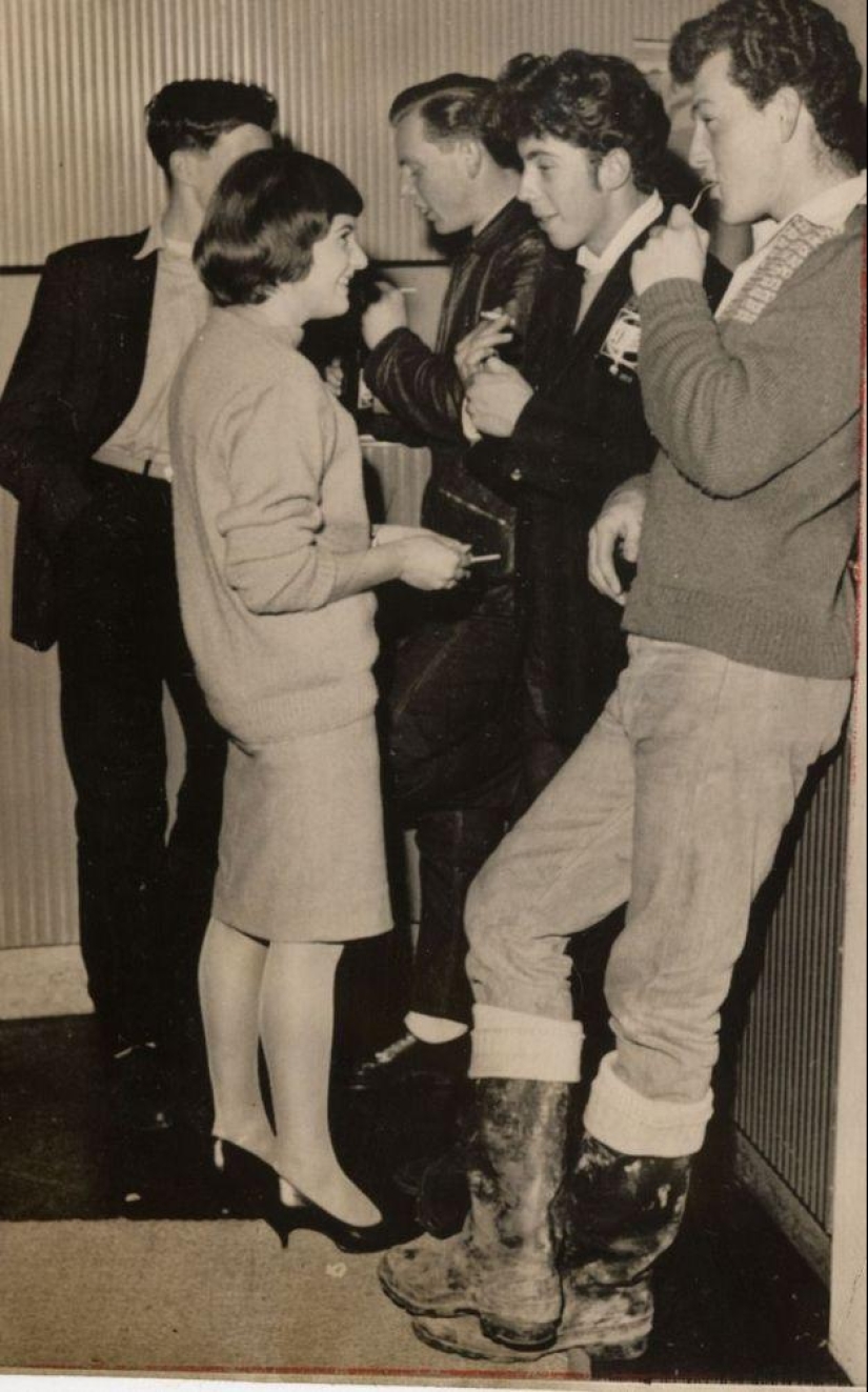 Chicos de peluche: hipsters y punks en una botella Chicos de peluche: hipsters y punks en una botella