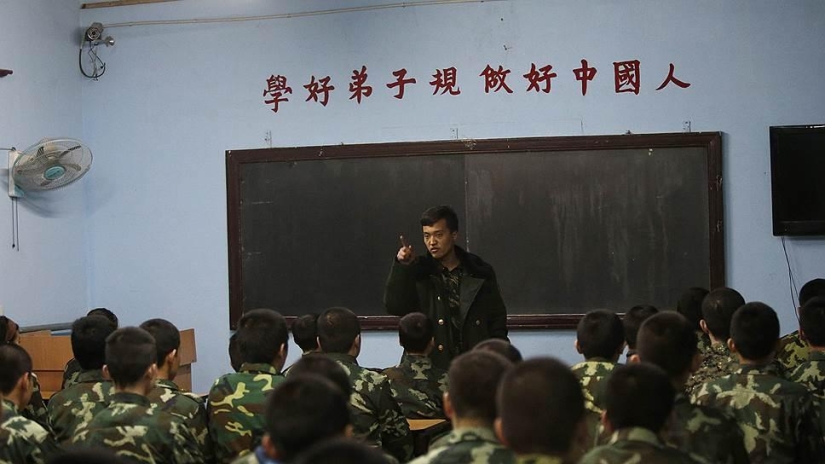 China combate la adicción a internet con ejercicios