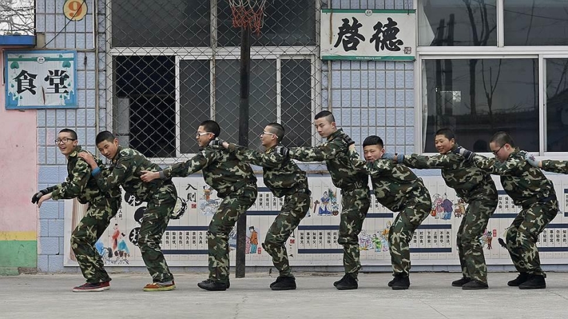 China combate la adicción a internet con ejercicios