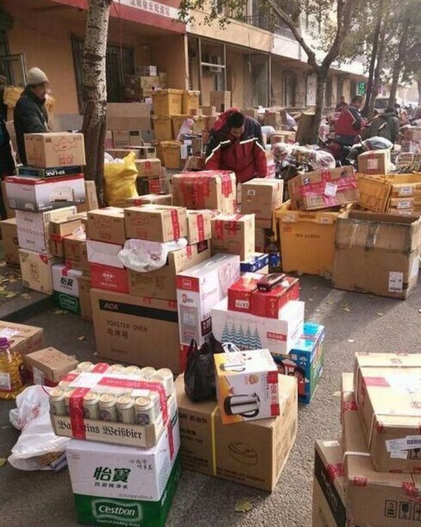 China Post during World Shopping Day on November 11th. Russian Post, hold on dear!