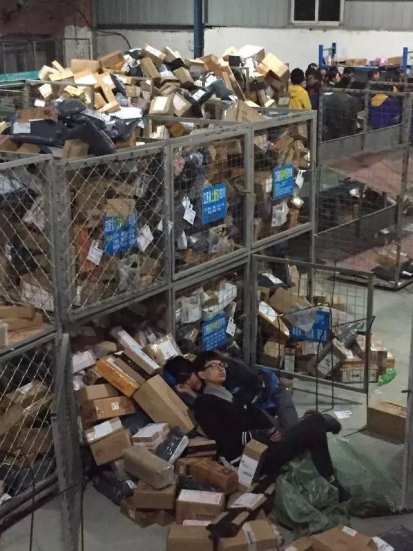 China Post during World Shopping Day on November 11th. Russian Post, hold on dear!