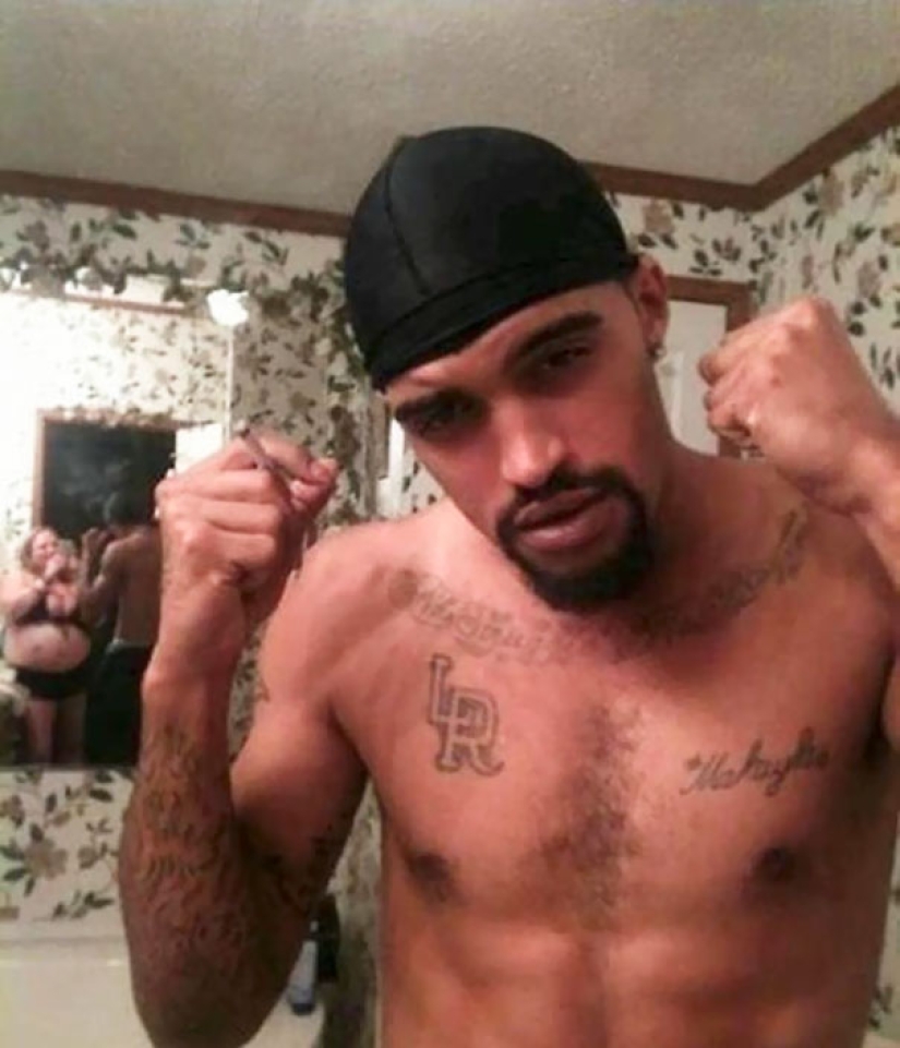 Ciudadanos, ¡revisen sus selfies antes de publicarlos en Internet!