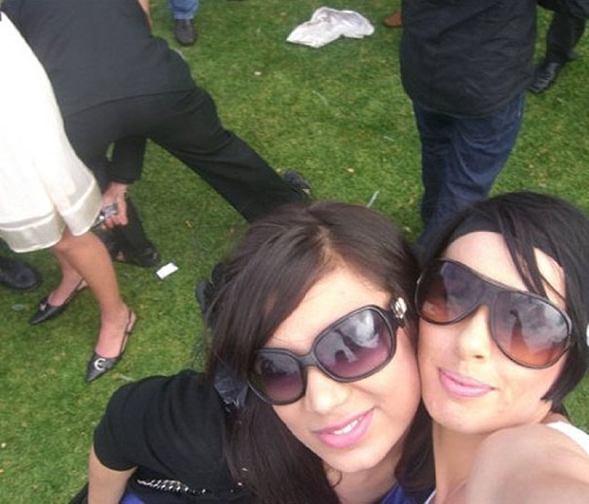 Ciudadanos, ¡revisen sus selfies antes de publicarlos en Internet!