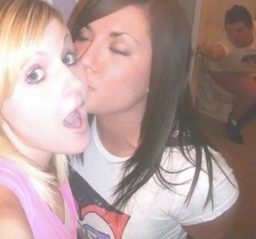 Ciudadanos, ¡revisen sus selfies antes de publicarlos en Internet!