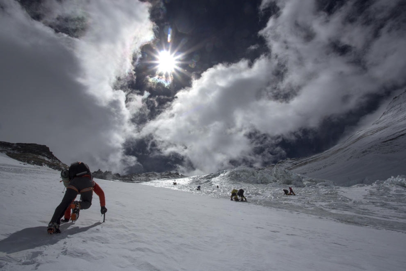 Climbing Everest: from 1953 to the present day