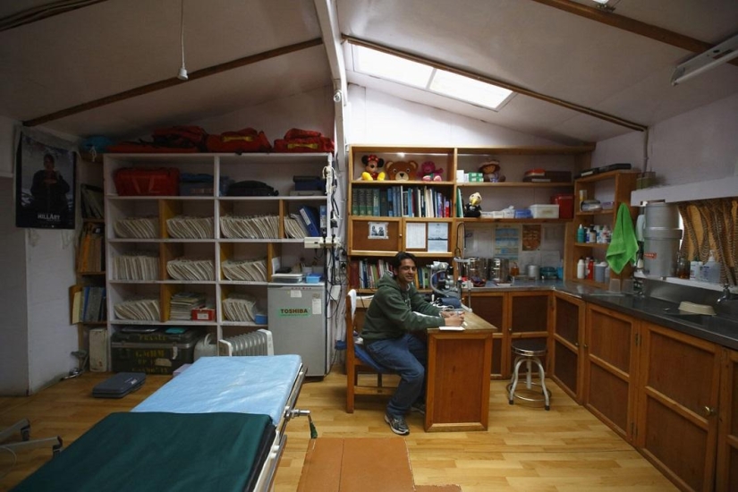 Climbing Everest Climbing Everest