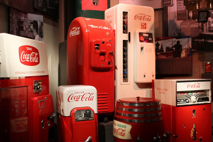 Cómo aprenderlo todo sobre la bebida más popular del mundo: un viaje al mundo de Coca-Cola Cómo aprenderlo todo sobre la bebida más popular del mundo: un viaje al mundo de Coca-Cola