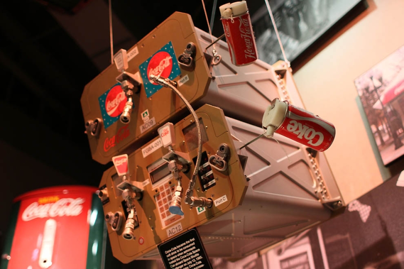 Cómo aprenderlo todo sobre la bebida más popular del mundo: un viaje al mundo de Coca-Cola Cómo aprenderlo todo sobre la bebida más popular del mundo: un viaje al mundo de Coca-Cola