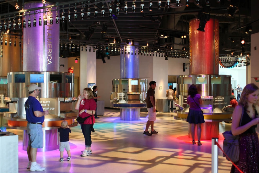 Cómo aprenderlo todo sobre la bebida más popular del mundo: un viaje al mundo de Coca-Cola Cómo aprenderlo todo sobre la bebida más popular del mundo: un viaje al mundo de Coca-Cola