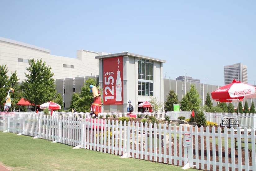 Cómo aprenderlo todo sobre la bebida más popular del mundo: un viaje al mundo de Coca-Cola Cómo aprenderlo todo sobre la bebida más popular del mundo: un viaje al mundo de Coca-Cola