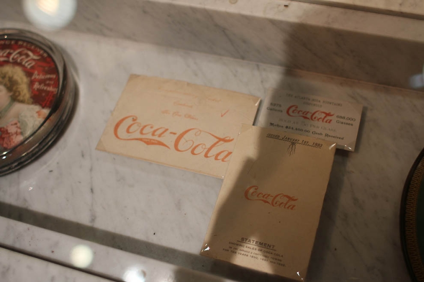 Cómo aprenderlo todo sobre la bebida más popular del mundo: un viaje al mundo de Coca-Cola Cómo aprenderlo todo sobre la bebida más popular del mundo: un viaje al mundo de Coca-Cola