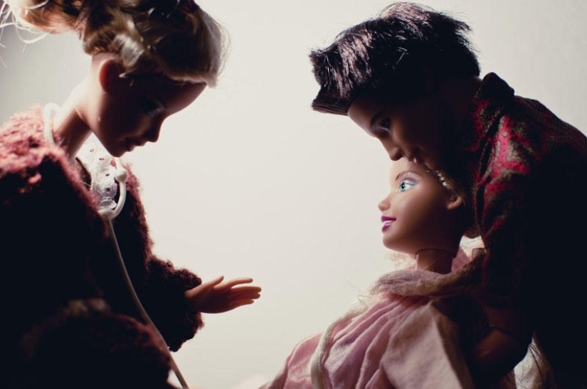 ¿Cómo dio a luz Barbie?