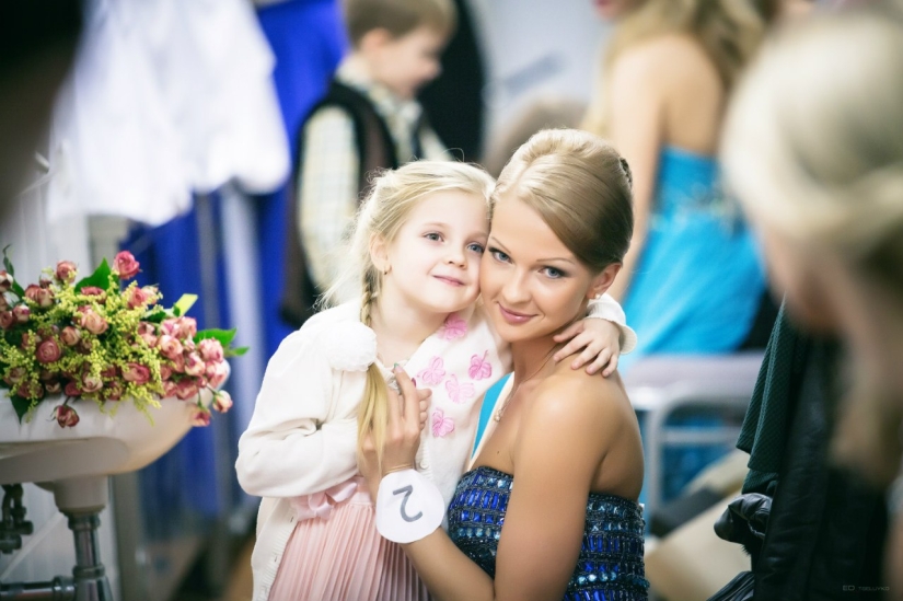 Cómo elegir a la azafata más bella