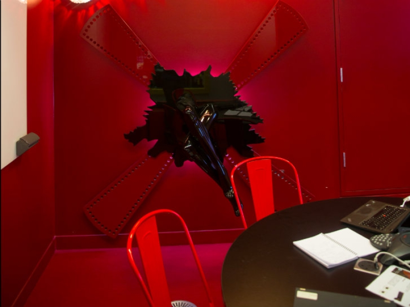 Cómo funciona la oficina de los sueños para aquellos atrapados en la infancia Cómo funciona la oficina de los sueños para aquellos atrapados en la infancia