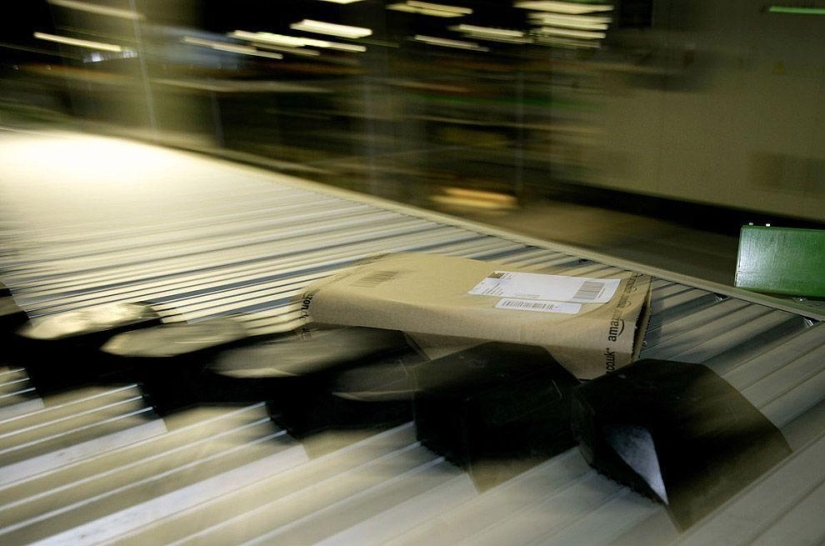 Cómo funcionan los almacenes de Amazon en todo el mundo Cómo funcionan los almacenes de Amazon en todo el mundo