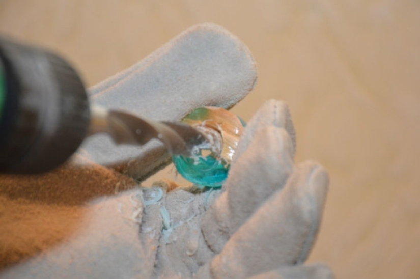 Cómo hacer un anillo de madera y epoxi