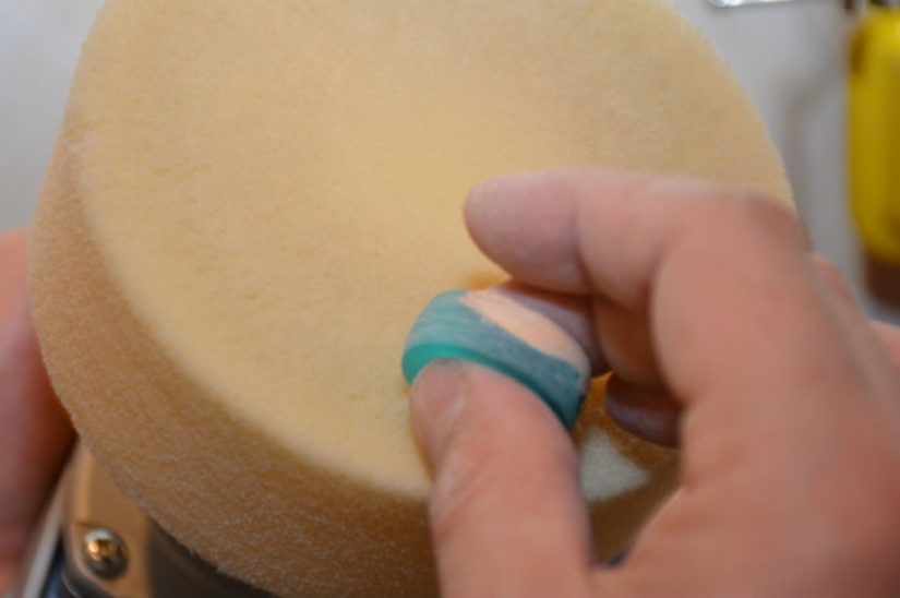 Cómo hacer un anillo de madera y epoxi