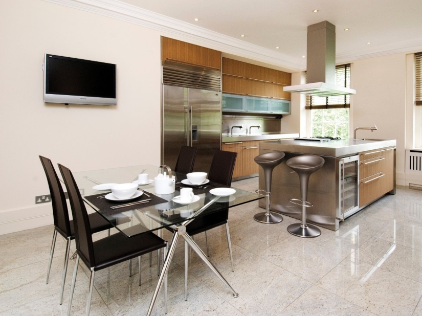 Cómo los estudiantes rusos, chinos y malayos apoyan la economía británica Cómo los estudiantes rusos, chinos y malayos apoyan la economía británica