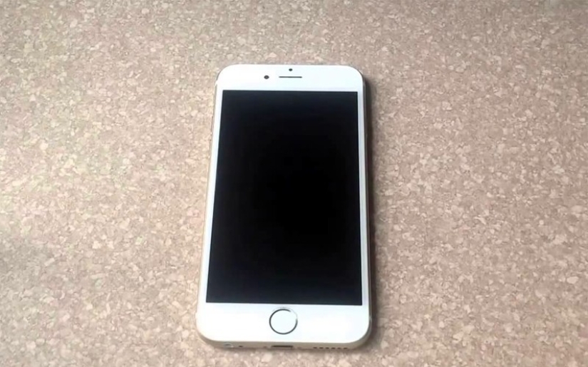 Cómo salvar un teléfono mojado