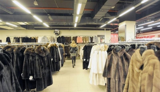 Cómo se cosen los abrigos de piel en Rusia: de una idea a una percha