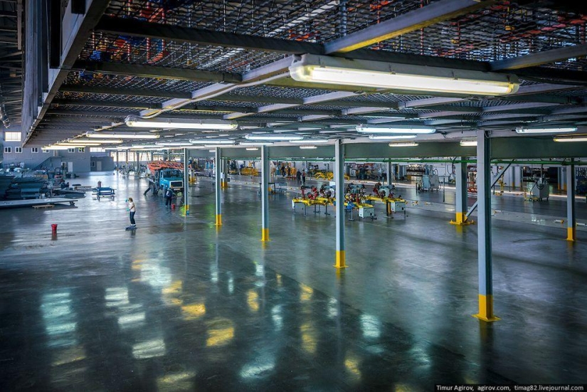 Cómo se ensamblan los automóviles Lifan en la fábrica de Derways