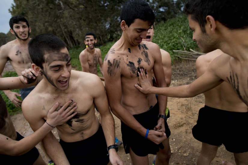 Cómo son los ejercicios militares de los estudiantes de secundaria israelíes