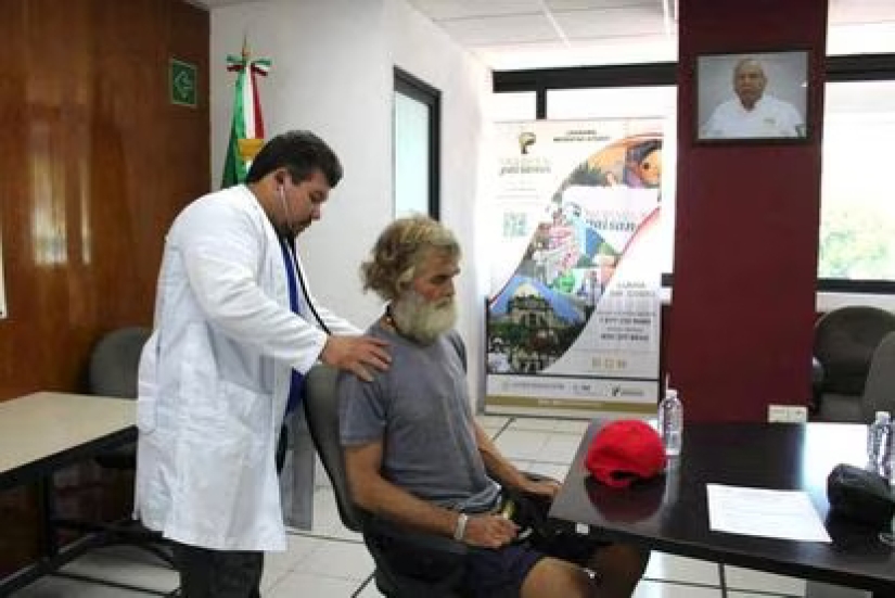 Cómo un australiano y su perro sobrevivieron dos meses en mar abierto Cómo un australiano y su perro sobrevivieron dos meses en mar abierto