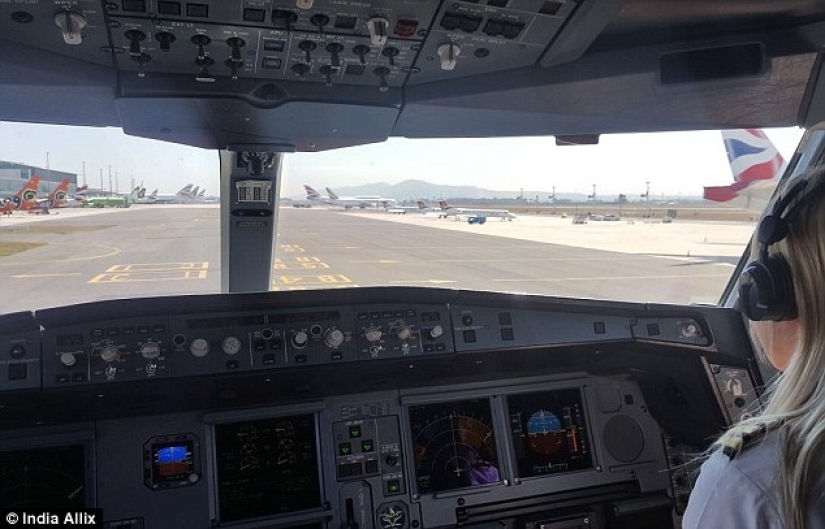 Cómo una mujer piloto controla un avión