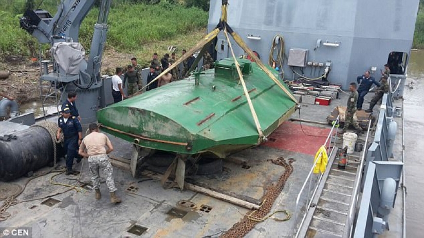 Cocaine submarine: a submarine for transporting drugs was found in Colombia