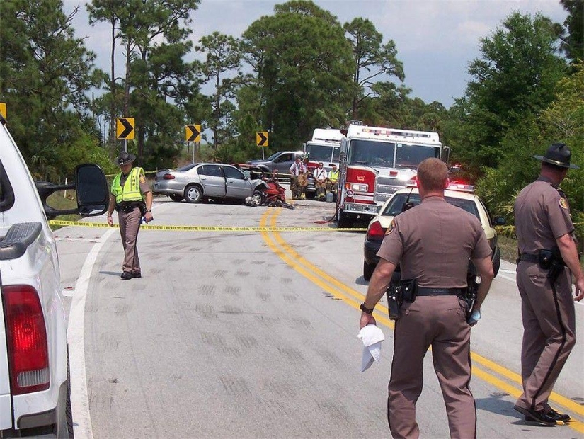 Coches raros en los acantilados de Mulholland Drive