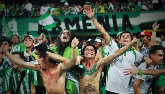 Colombian football fans