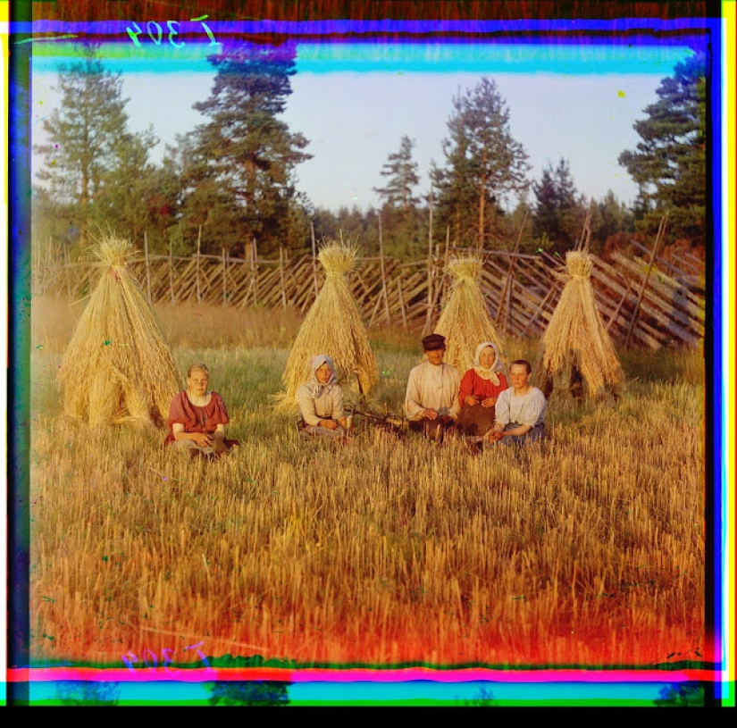 Color photographs of women of the Russian Empire at the beginning of the XX century