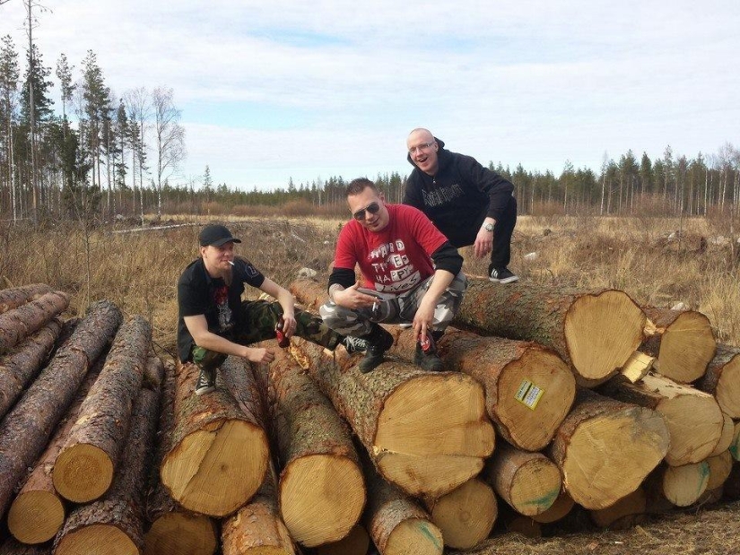 Common cause: Sit like a Slav