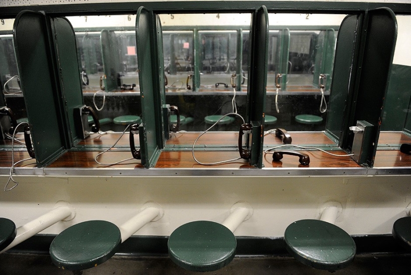 Conditions of the &quot;Hollywood&quot; prison for hockey player Vyacheslav Voinov