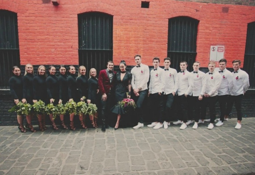 Contrariamente a la tradición: la novia llegó a la boda con un vestido negro