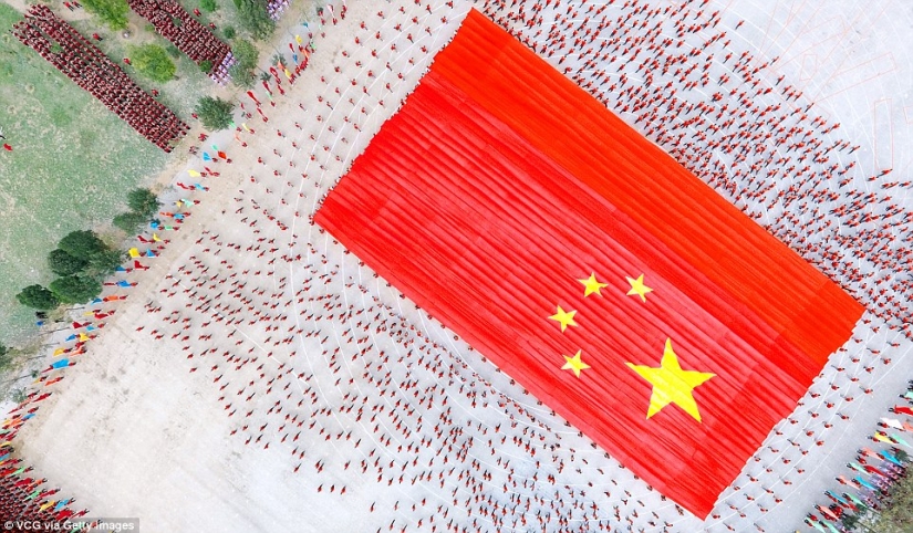 Coro de Kung Fu: 30 mil estudiantes de todo el mundo mostraron una clase en el monasterio Shaolin