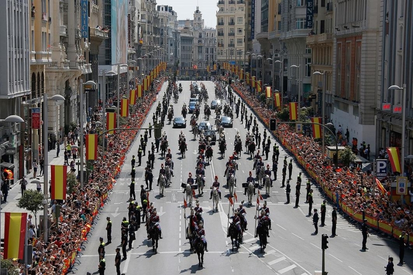 Coronación del nuevo monarca de España Coronación del nuevo monarca de España
