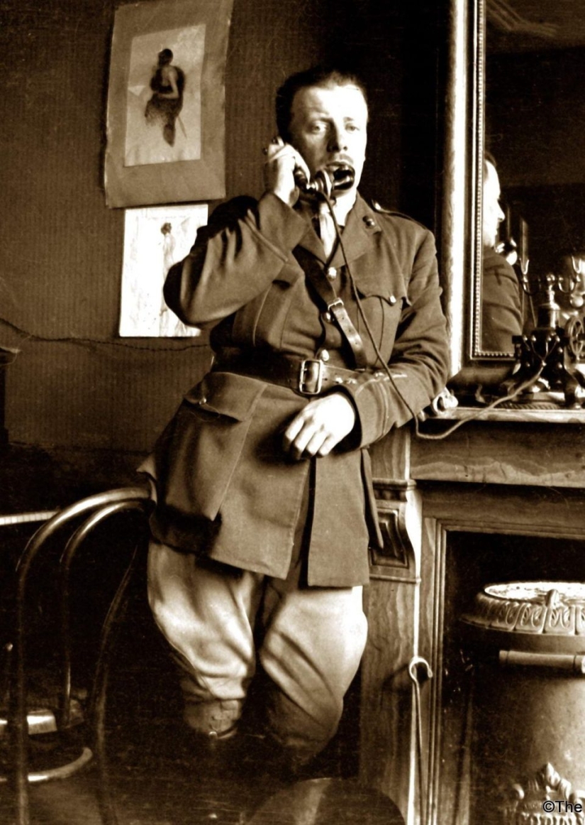 Corrupt love during the war: rare photos of British soldiers found in French brothels during the First World War