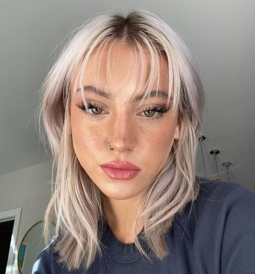 Cortes de pelo de moda 2023: capas, longitud corta y flequillo