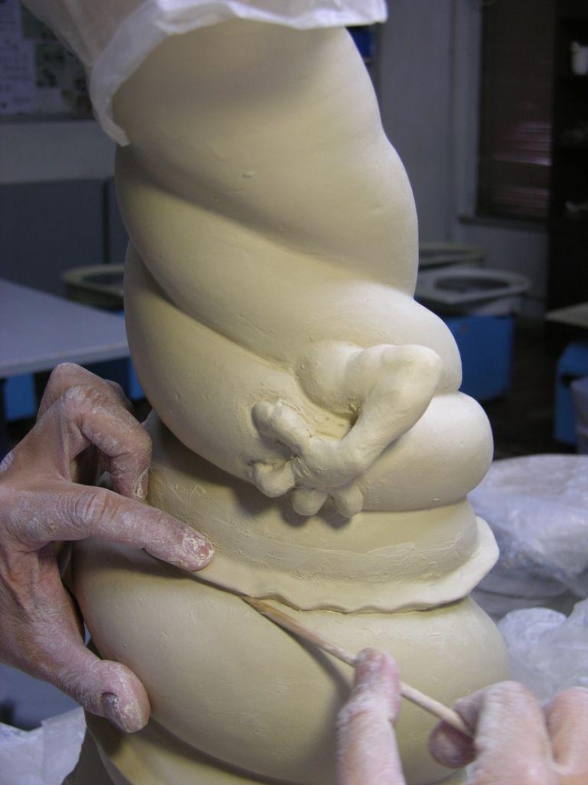 Creating porcelain masterpieces step by step Creating porcelain masterpieces step by step