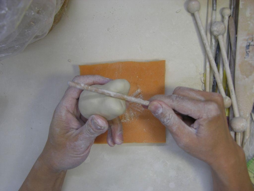 Creating porcelain masterpieces step by step Creating porcelain masterpieces step by step