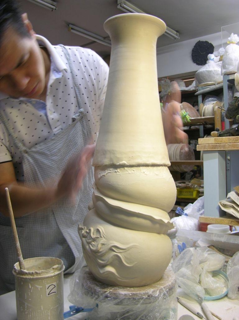 Creating porcelain masterpieces step by step Creating porcelain masterpieces step by step