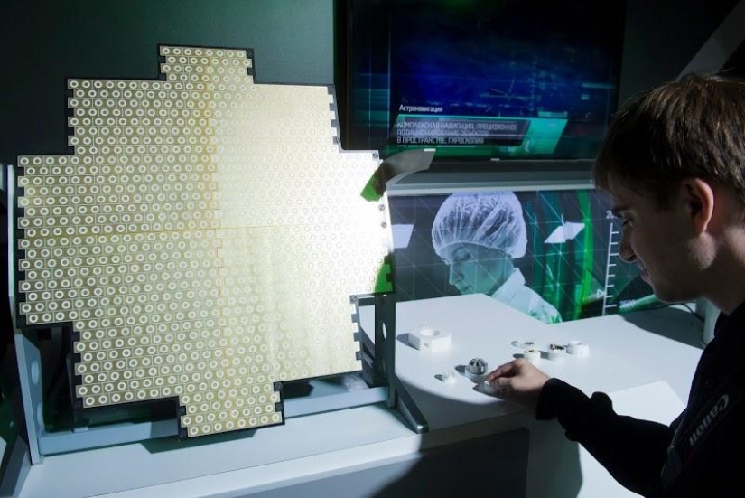 Creative charm of military radar