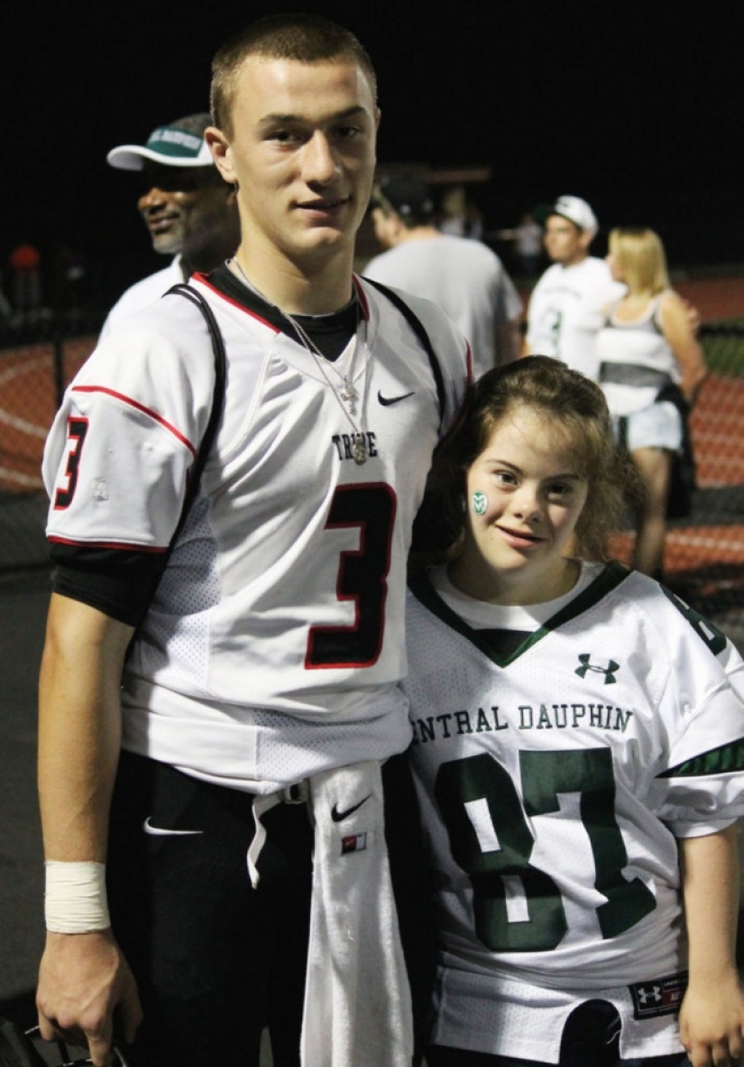 Cuando era niño, le hizo una promesa a una niña con síndrome de Down. ¡Y 7 años después lo mantuvo! Cuando era niño, le hizo una promesa a una niña con síndrome de Down. ¡Y 7 años después lo mantuvo!