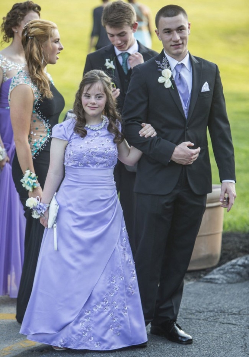 Cuando era niño, le hizo una promesa a una niña con síndrome de Down. ¡Y 7 años después lo mantuvo! Cuando era niño, le hizo una promesa a una niña con síndrome de Down. ¡Y 7 años después lo mantuvo!