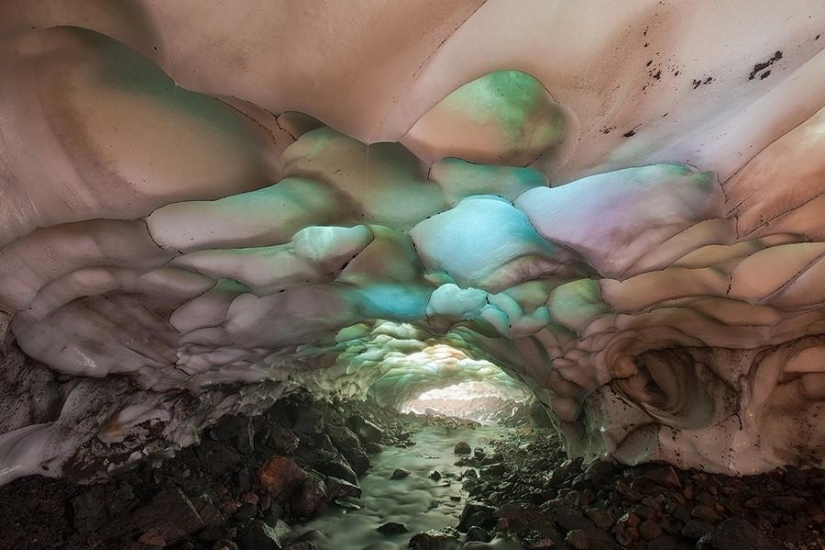 Cuevas de nieve de Kamchatka