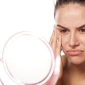 ¿Cuidas diligentemente tu piel facial, gastas cantidades decentes en cosméticos y procedimientos, pero todavía no hay el efecto deseado? Quizás estés haciendo algo todos los días que no es bueno para tu piel. Veamos algunos errores imperdonables.